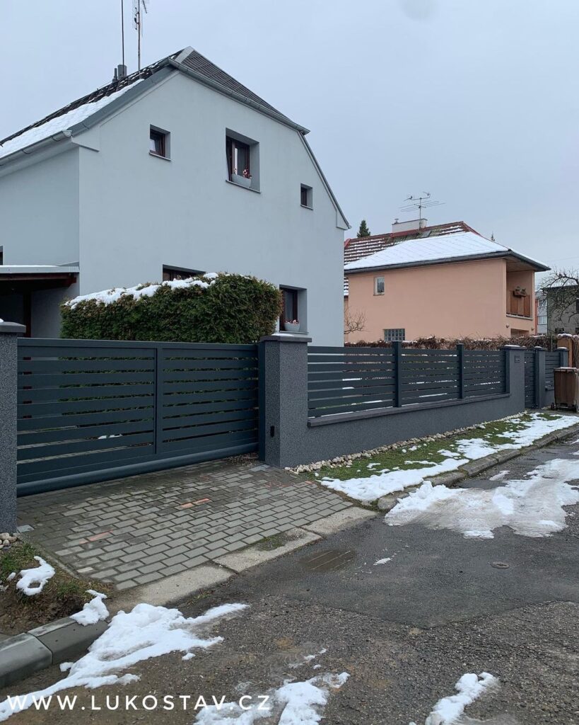 Rekonstrukce 77 vystavba plotu a fasady opava 3